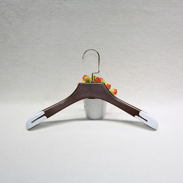 plastic coat hangers for sale