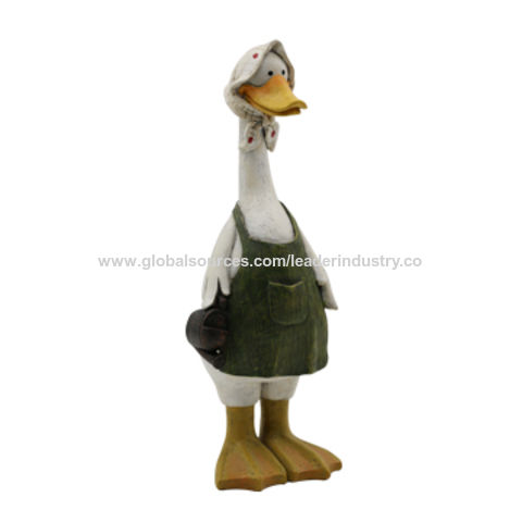 China Polyresin Handcrafted Lady Duck Figurine With Watering Can