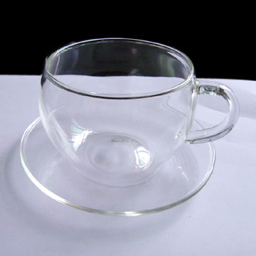 disposable tea cups and saucers