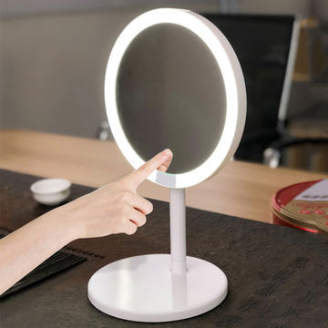 round magnifying mirror with light