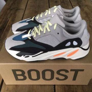 yeezy wave runner size