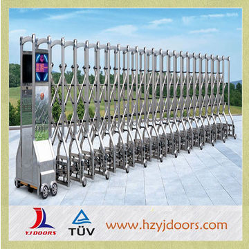 retractable door gate