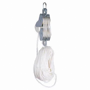 rope and pulley hoist