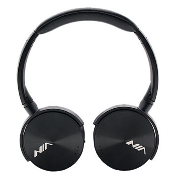 bluetooth and wired earphones