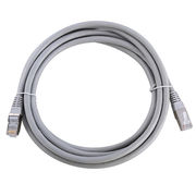 Câble de raccordement Cat5e STP blindé - Solution de connectivité haute performance pour réseaux d'entreprise