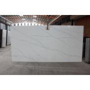 China Calacatta Carrara Quartz Stone Surfaces Slabs Factory Marble China Calacatta Carrara Quartz Stone Surfaces Slabs Factory Marble Looking Veins