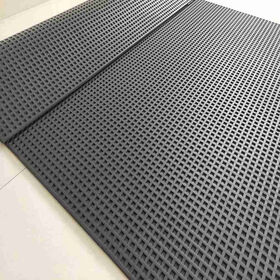 Tapis en caoutchouc pour écurie de cheval avec motif gaufré des deux côtés
