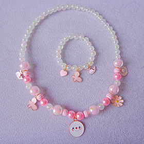 Achetez en gros Bracelet En Perles Colorées Pour Enfants Filles Dessin  Animé Pendentif Cadeau Mignon émail Charmes Bijoux Chine et Bracelets Pour  Enfants à 0.6 USD