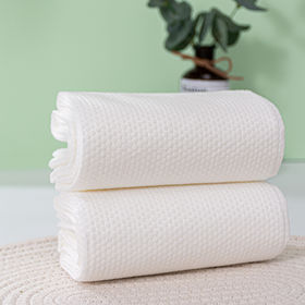 Quick Dry Eco-Friendly White Soft Nonwoven Disposable Bath Towel Body Towel  for Hotels, Travel, Beauty SPA - China Disposable Bath Towels and Nonwoven  Bath Towel price