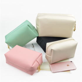 Hot Selling Fashion Small Makeup Travel Bags Cosmetic Bag Wholesale  Designer Waterproof and Resistant to Dirty - China Cosmetic Bag and Makeup  Bag price