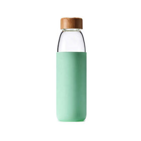 Bouteille d'eau en verre en gros avec manchon en silicone, borosilicate et couvercle en bambou