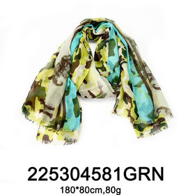 Écharpe en voile, un best-seller pour le printemps et l'été.