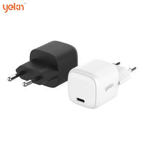 Connectique et chargeurs pour tablette GENERIQUE Adaptateur prise plug  voyage uk us fr eu france/europe