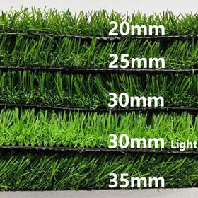 Panneaux artificiels de verdure de fausse herbe de pelouse d'herbe de  plante