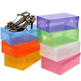120 boîtes à chaussures pour des femmes en refuge