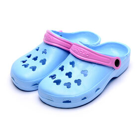 Sales ladies beach shoes hollow sandals slippers.
