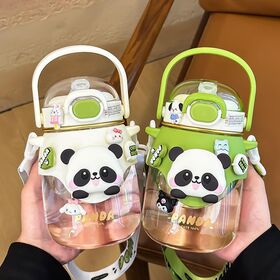 Niedlicher, großer 820 ml Reisebecher aus Kunststoff – Beliebte, tragbare Cartoon-Wasserflasche aus Kunststoff, entzückende Panada-Kinderwasserflasche