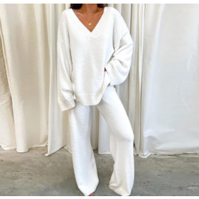 Wholesale comfortable solid color V-neck casual daily home warm two sets Women's loungewear