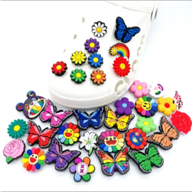 Großhandel Pflanzen Blumen Cartoon Benutzerdefinierte PVC Schuhe Dekoration Schuhzubehör Pfirsich Traube Avocado Clogs Schuhanhänger