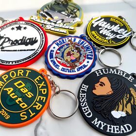 Porte-clés en caoutchouc à la mode, échantillon gratuit, directement de l'usine, prix bas, pas de MOQ, estampage, porte-clés en silicone PVC souple, pendentif mignon