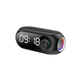 Der eingebaute wiederaufladbare 7500 mAh Li-Ionen-Akku unterstützt bis zu 20 Stunden Spielzeit und lädt Ihr Gerät über den USB-Anschluss auf.