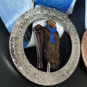 Médaille sportive de finisseur du marathon de ski de Sakhaline, médaille rotative d'ours en rotation
