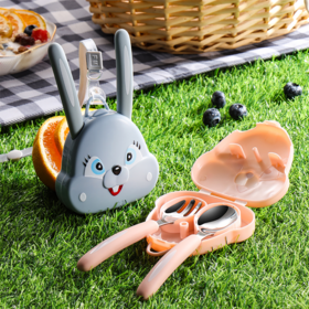 Vajilla portátil de silicona para exteriores, diseño de conejo de dibujos animados, lindo tenedor y cuchara de acero inoxidable 304 para alimentos de bebé con cordón