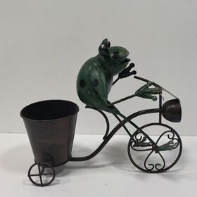 Manufacturer metal frog riding bike cartoon flower pot for home garden ornament yard decoration plant stand