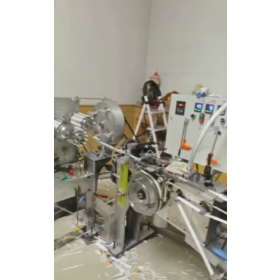 Die Hohlstabmaschine für Filterstangen ist eine Spezialausrüstung, die in der Tabakindustrie zur Herstellung von Hohlstäben eingesetzt wird.