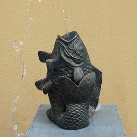 Popular resin KOI fish garden landscaping sculpture pond water spitting fountain for garden decoration