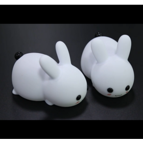 Veilleuse Bébé LED Lapin avec Télécommande Colorée, Interrupteur Tactile, Mignon Capteur en Silicone