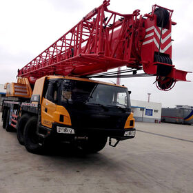 China New Truck Crane 70ton STC700C5 in Good Condition with Low Price