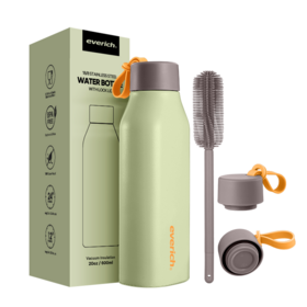 Nouvelle bouteille d'eau isotherme en acier inoxydable 304 à double paroi de forme carrée de 20 oz de couleur personnalisée avec couvercle à bouche étroite
