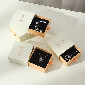 Boîte à bijoux blanche avec tiroirs pour rangement de bijoux, bagues, boucles d'oreilles et bracelets - Style tendance