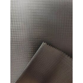 Patrón de diamante con rayas horizontales