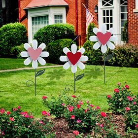 3-Piece Valentine's Day Heart Garden Stakes Set with Weather-Resistant Powder Coating for Outdoor Wedding Decor