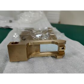 قطع قضيب علوي من سبائك النحاس OEM لقوالب وآلات معدنية قضيب علوي خاص