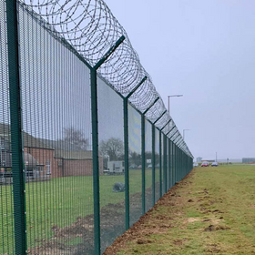 China 2,4 Meter hoher 358 Sicherheitszaun, verzinkt/pulverbeschichtet, Anti-Kletterzaun