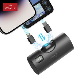 Chargeur portatif d'affichage à LED de charge rapide pour iPhone Android 5000mAh Switch Power Bank avec type intégré C &amp; Lightning Plug 20W
