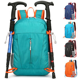 حقيبة ظهر قابلة للطي خفيفة للغاية مقاومة للماء للمشي لمسافات طويلة وركوب الدراجات وتسلق الجبال مصنوعة من النايلون المقاوم للتمزق مع أحزمة ضغط