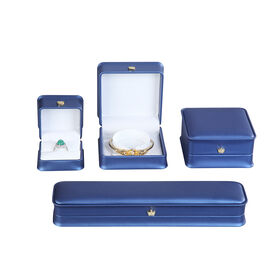 Good price Manufacturer Customized logo Wedding Pu leather Rings Earrings Studs long chain box crown gift box