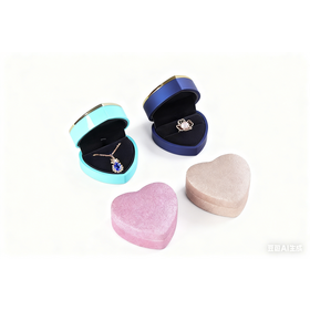 Wholesale price heart shape Painted light jewelry box for Ring Pendant Earring Studs Bangle long chain golden line
