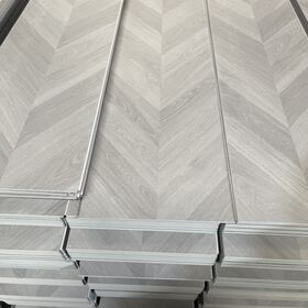 Piso de PVC Click Lock de Alta Qualidade 5mm 6mm 8mm Régua de Vinil LVT Chevron de Plástico Piso SPC Espinha de Peixe para Escritório