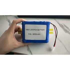 Fabricant avec batterie LifePo4 32700 de haute qualité et assurance, pack de 9.6V 6000mAh avec trou en forme de C pour lampe de travail