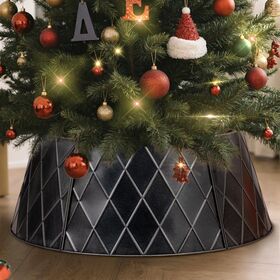 Weihnachtsbaumständer aus schwarzem Stahl mit rostbeständiger Oberfläche und filigranem, lasergeschnittenem Design