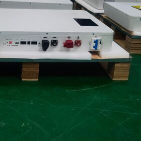 بطارية ليثيوم فوسفات الحديد LiFePO4 مثبتة على الحائط، فائقة الرقة 10 سم، 25.6 فولت، 300 أمبير في الساعة، 7680 واط في الساعة، مصنع المعدات الأصلية للمنزل، الطاقة الشمسية، طاقة احتياطية