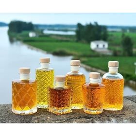 HIgh Quality Food Grade Embossed Glass Flask for Safe Liquor Storage