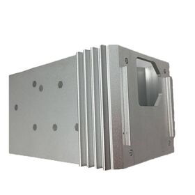 Profilé en aluminium d'extrusion personnalisé OEM ODM de haute qualité et pièces d'usinage CNC