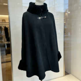 Ladies' luxurious synthetic fur blended shawl coat, a warm and large-buttoned winter shawl suitable for daily wear