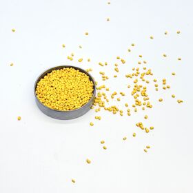 Degradable and environmentally friendly yellow anti-stretch plastic masterbatch